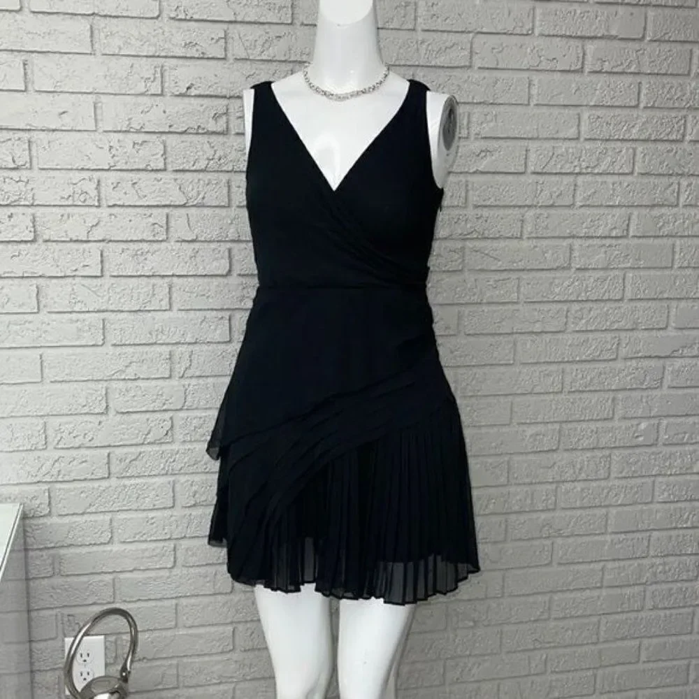 Banana Republic Black Sleeveless Layered Pleated Mini Dress 00